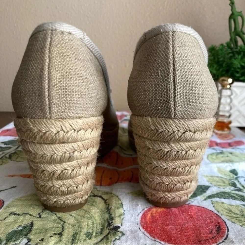 Tory Burch Jackie beige peeptoe wedges size 9B